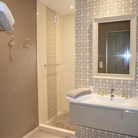 Les Maisons Du Cheylard-lascaux